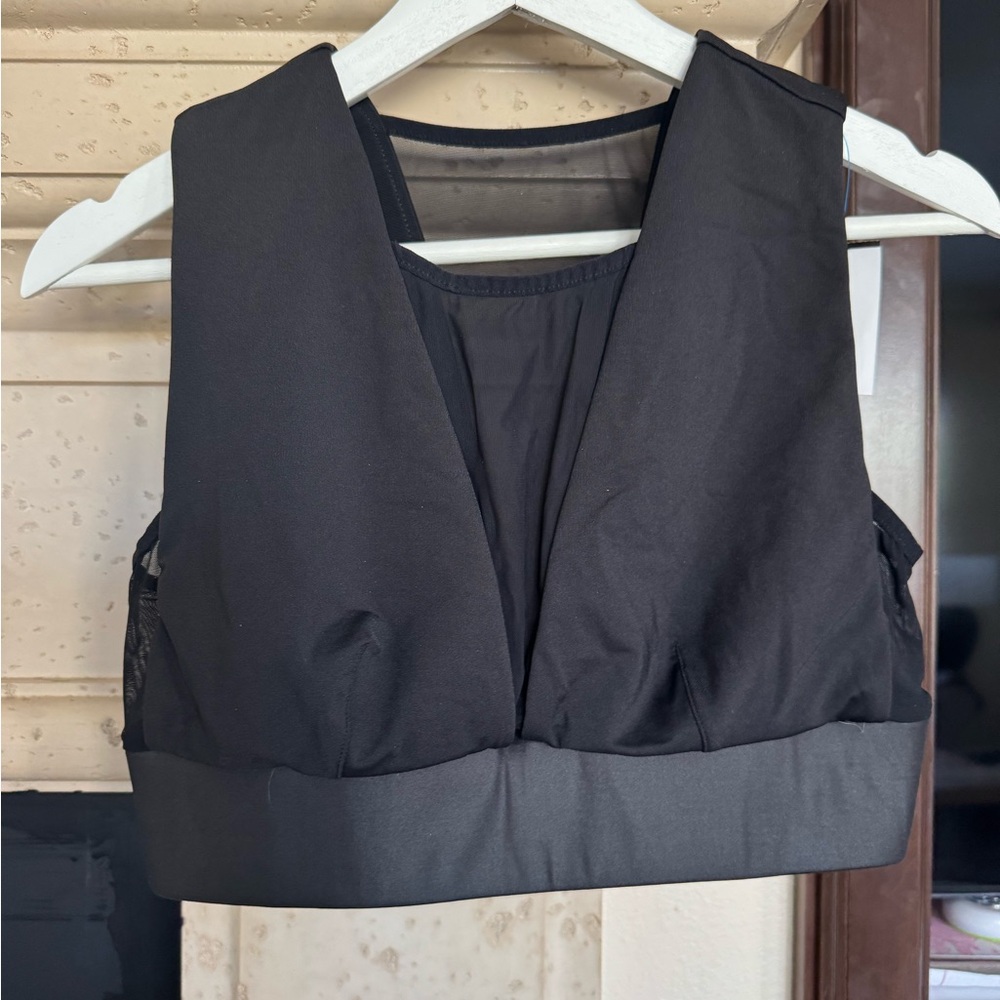 Black Sleeveless Crop Top